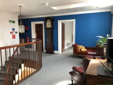 Calm and spacious waiting area